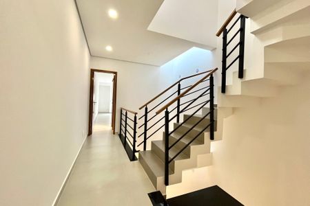 Casa à venda com 165m², 3 quartos e 2 vagas Casa à venda com 165m², 3 quartos e 2 vagasCorredor