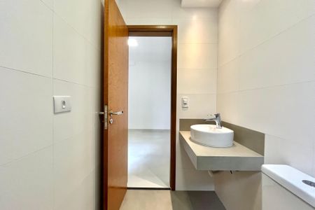 Casa à venda com 165m², 3 quartos e 2 vagas Casa à venda com 165m², 3 quartos e 2 vagasBanheiro da Suíte 2