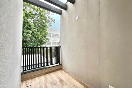 Casa à venda com 165m², 3 quartos e 2 vagas Casa à venda com 165m², 3 quartos e 2 vagasVaranda da Suíte 2