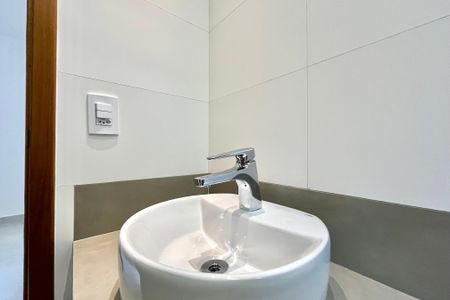 Casa à venda com 165m², 3 quartos e 2 vagas Casa à venda com 165m², 3 quartos e 2 vagasBanheiro da Suíte 2