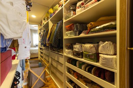 Apartamento à venda com 100m², 2 quartos e 1 vagaCloset da Suíte