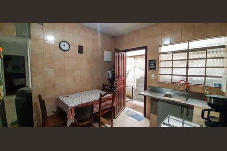 Casa à venda com 100m², 3 quartos e 1 vaga Casa à venda com 100m², 3 quartos e 1 vagaCozinha