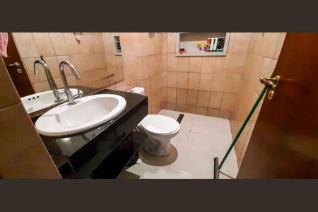 Casa à venda com 100m², 3 quartos e 1 vaga Casa à venda com 100m², 3 quartos e 1 vagaBanheiro 1