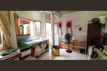 Casa à venda com 100m², 3 quartos e 1 vaga Casa à venda com 100m², 3 quartos e 1 vagaAteliê