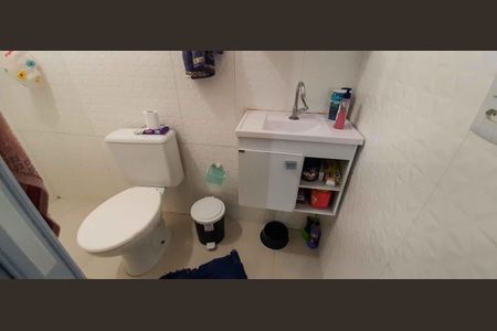 Casa à venda com 100m², 3 quartos e 1 vaga Casa à venda com 100m², 3 quartos e 1 vagaBanheiro da Suíte