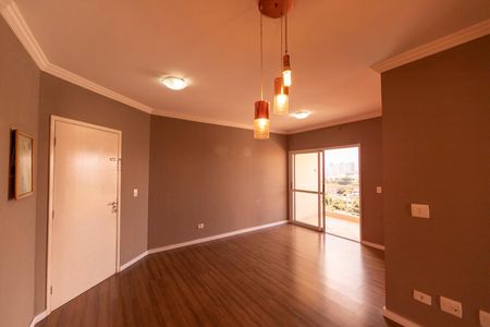 Apartamento à venda com 68m², 2 quartos e 2 vagasSala