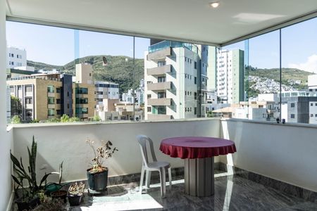 Apartamento à venda com 160m², 4 quartos e 4 vagasvaranda