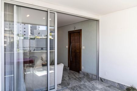 Apartamento à venda com 160m², 4 quartos e 4 vagasvaranda