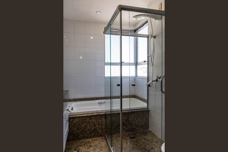 Apartamento à venda com 160m², 4 quartos e 4 vagasBanheiro da Suíte