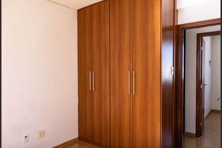 Apartamento à venda com 160m², 4 quartos e 4 vagasQuarto 2
