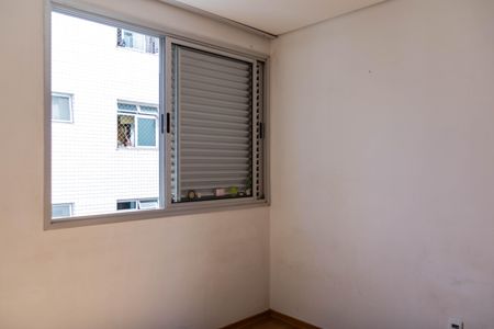 Apartamento à venda com 160m², 4 quartos e 4 vagasQuarto 2