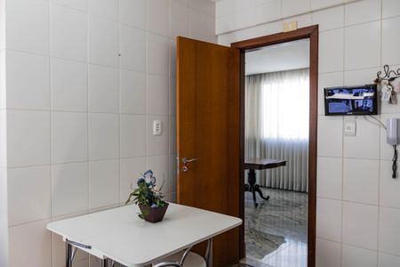 Apartamento à venda com 160m², 4 quartos e 4 vagasCozinha
