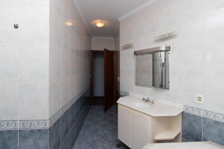 Casa para alugar com 550m², 3 quartos e 10 vagasBanheiro da Suíte 1