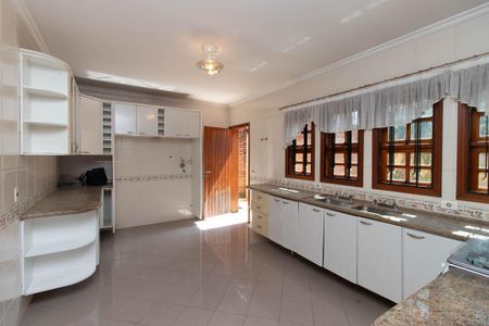 Casa para alugar com 550m², 3 quartos e 10 vagasCozinha