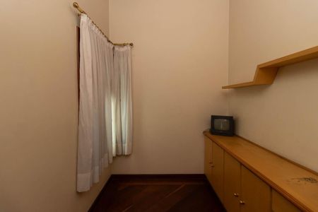 Casa para alugar com 550m², 3 quartos e 10 vagasEscritório