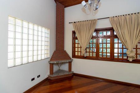 Casa para alugar com 550m², 3 quartos e 10 vagasSala de Lareira