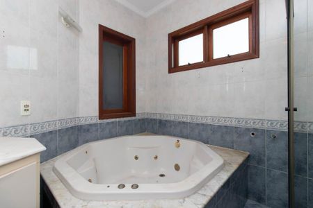 Casa para alugar com 550m², 3 quartos e 10 vagasBanheiro da Suíte 1