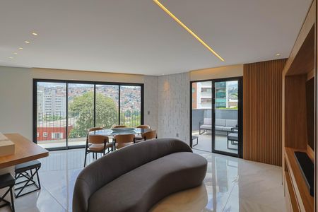 Apartamento à venda com 130m², 2 quartos e 3 vagasSala