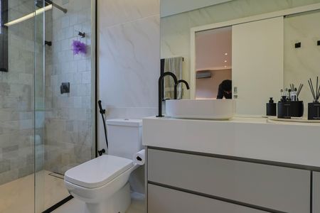 Apartamento à venda com 130m², 2 quartos e 3 vagasBanheiro da Suíte