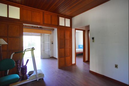 Casa à venda com 300m², 3 quartos e 3 vagasSala - Segundo Andar