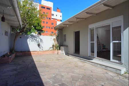 Casa à venda com 300m², 3 quartos e 3 vagasQuintal - Fundos