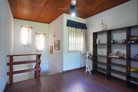 Casa à venda com 300m², 3 quartos e 3 vagasSala - Segundo Andar