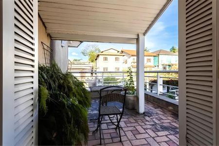 Casa à venda com 384m², 4 quartos e 3 vagas Casa à venda com 384m², 4 quartos e 3 vagasFoto 22