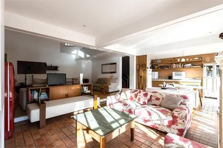 Casa à venda com 384m², 4 quartos e 3 vagas Casa à venda com 384m², 4 quartos e 3 vagasFoto 07