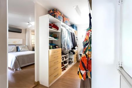 Casa à venda com 384m², 4 quartos e 3 vagas Casa à venda com 384m², 4 quartos e 3 vagasFoto 10