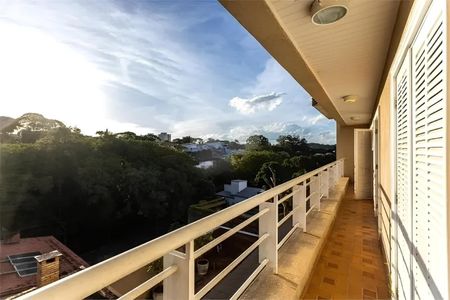 Casa à venda com 384m², 4 quartos e 3 vagas Casa à venda com 384m², 4 quartos e 3 vagasFoto 17