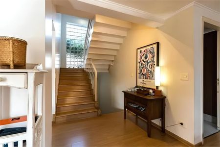 Casa à venda com 384m², 4 quartos e 3 vagas Casa à venda com 384m², 4 quartos e 3 vagasFoto 05