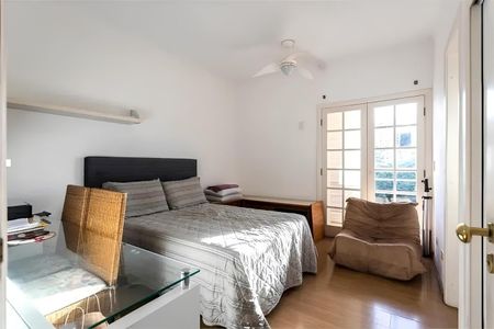 Casa à venda com 384m², 4 quartos e 3 vagas Casa à venda com 384m², 4 quartos e 3 vagasFoto 11