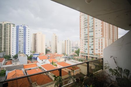 Apartamento para alugar com 110m², 4 quartos e 2 vagasVaranda