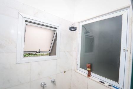 Casa à venda com 750m², 5 quartos e 8 vagasBanheiro da Suite 2