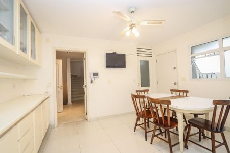 Casa à venda com 750m², 5 quartos e 8 vagasSala de Jantar 2