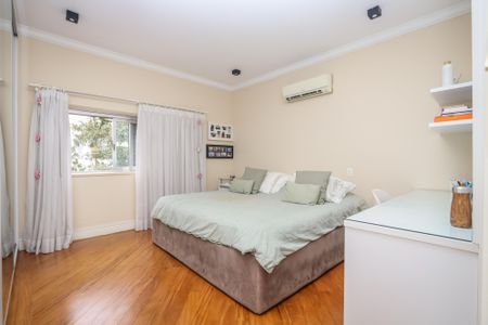 Casa à venda com 750m², 5 quartos e 8 vagasSuite 2