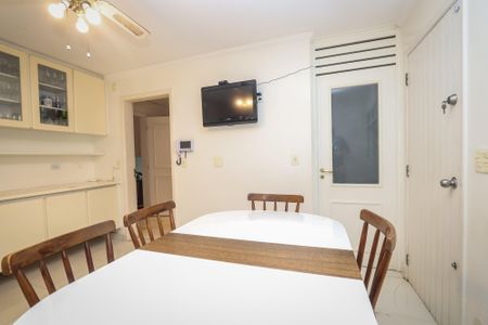 Casa à venda com 750m², 5 quartos e 8 vagasSala de Jantar 2