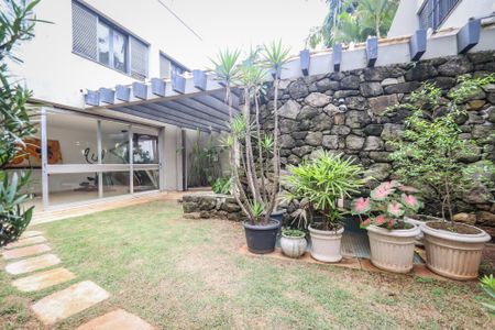 Casa à venda com 750m², 5 quartos e 8 vagasArea Verde