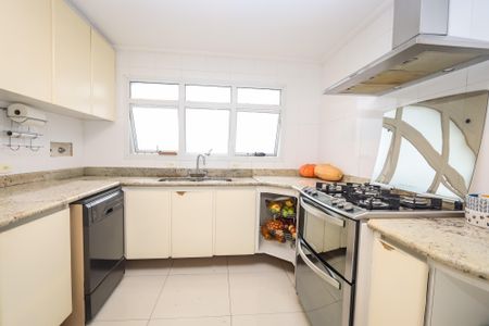 Casa à venda com 750m², 5 quartos e 8 vagasCozinha