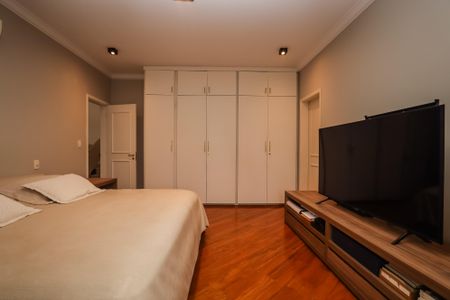 Casa à venda com 750m², 5 quartos e 8 vagasSuite Master