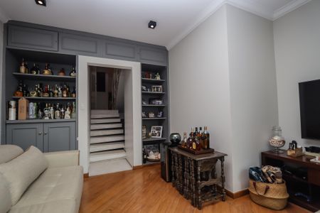 Casa à venda com 750m², 5 quartos e 8 vagasSala da TV