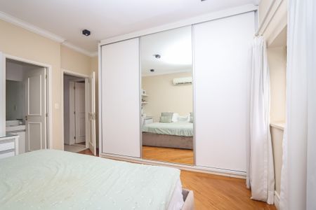 Casa à venda com 750m², 5 quartos e 8 vagasSuite 2