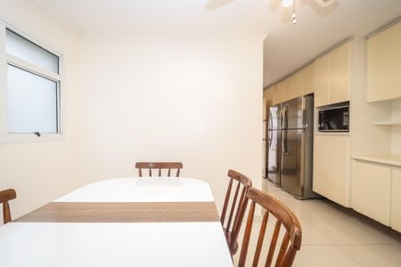 Casa à venda com 750m², 5 quartos e 8 vagasSala de Jantar 2