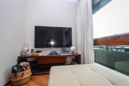 Casa à venda com 750m², 5 quartos e 8 vagasSala da TV