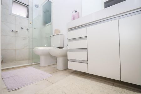 Casa à venda com 750m², 5 quartos e 8 vagasBanheiro da Suite 2