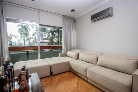 Casa à venda com 750m², 5 quartos e 8 vagasSala da TV