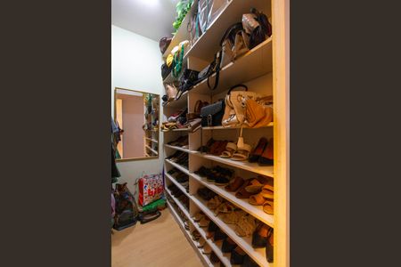 Apartamento à venda com 176m², 3 quartos e 2 vagasCloset Quarto 3