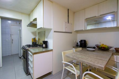 Apartamento à venda com 176m², 3 quartos e 2 vagasCozinha