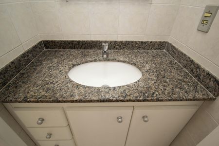 Apartamento para alugar com 55m², 2 quartos e 1 vagaBanheiro