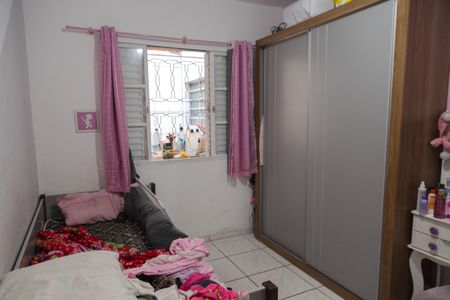 Casa à venda com 70m², 2 quartos e 2 vagasQuarto 2